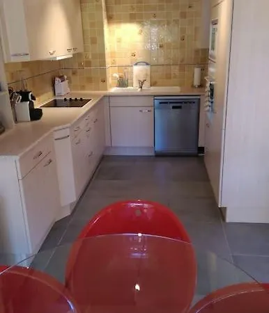 115 M2 En Rez De Jardin Apartment *