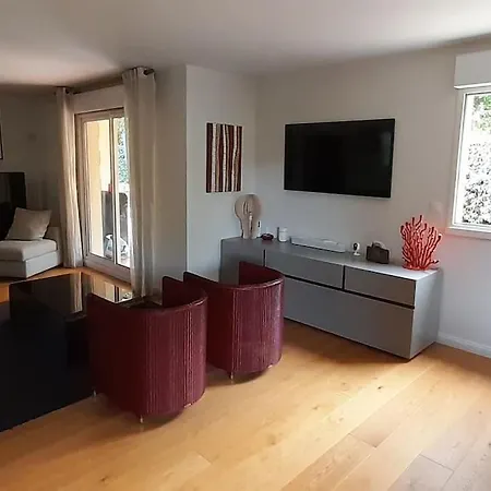 Apartment 115 M2 En Rez De Jardin